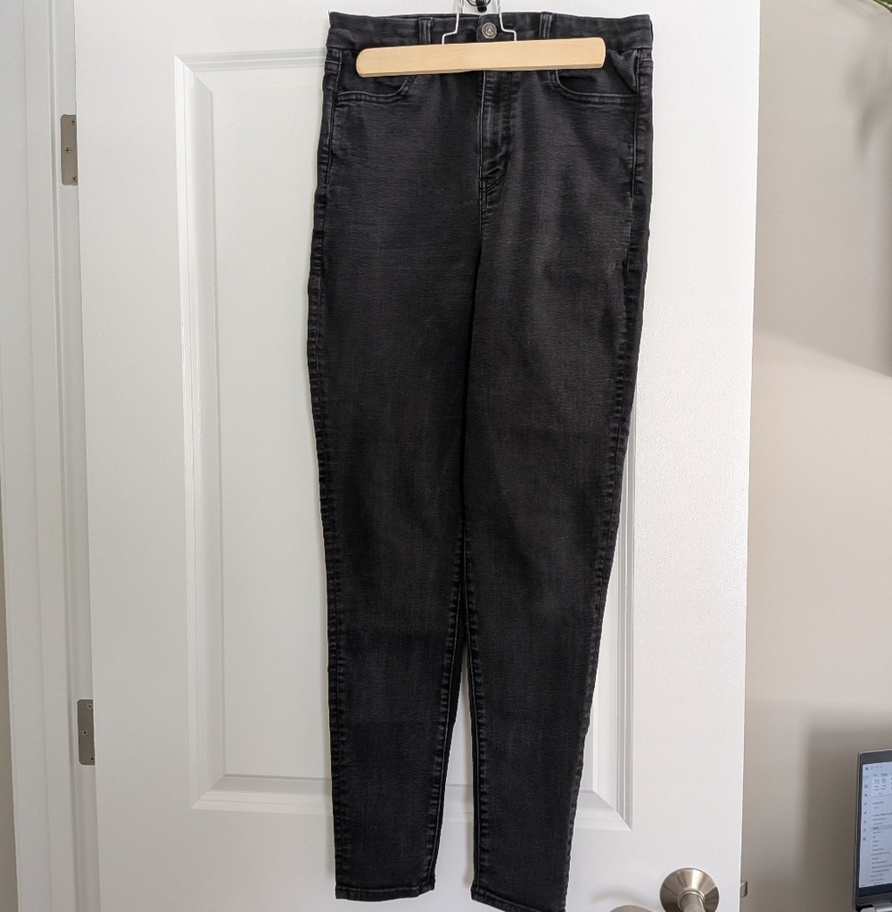 Black High-Waist Women’s Jeans